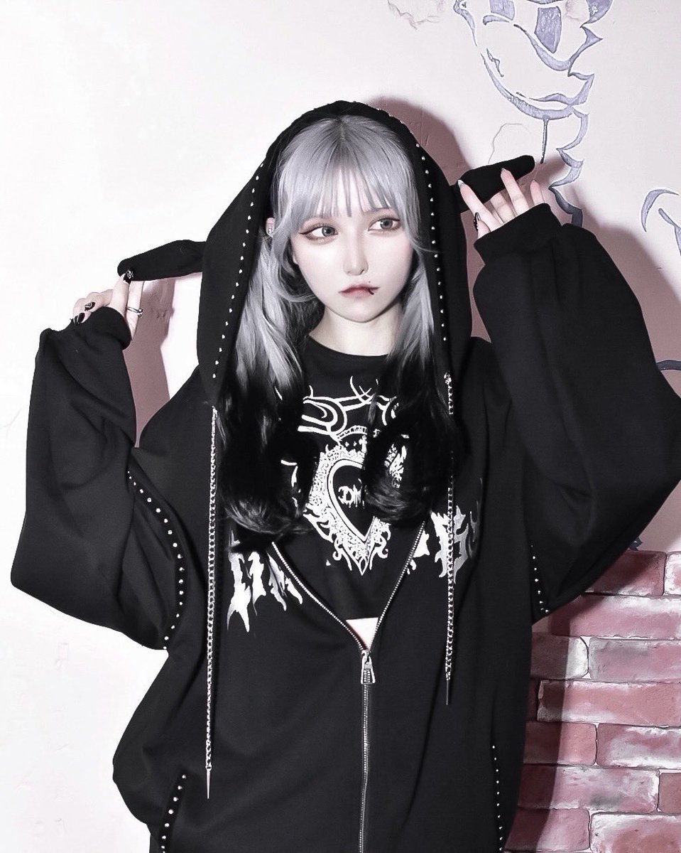 mksk_417's tweet photo. white silver❄️
　　dark gray♠️
　　　gradation❄️♠️ https://t.co/7ICB1wbWvo