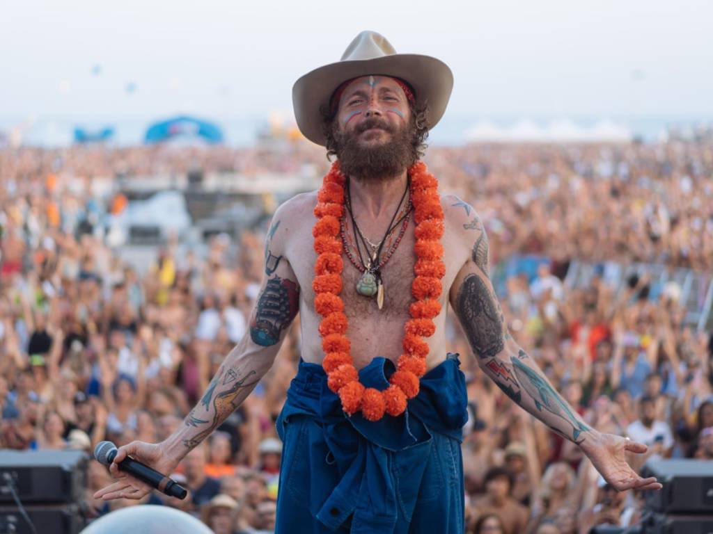 amicoFaralla's tweet photo. “a chi sottovaluta i danni del cambiamento climatico, dico solo che rischiamo di avere 12 mesi di jova beach party” @KungPaolon https://t.co/BlmVHdq5kE
