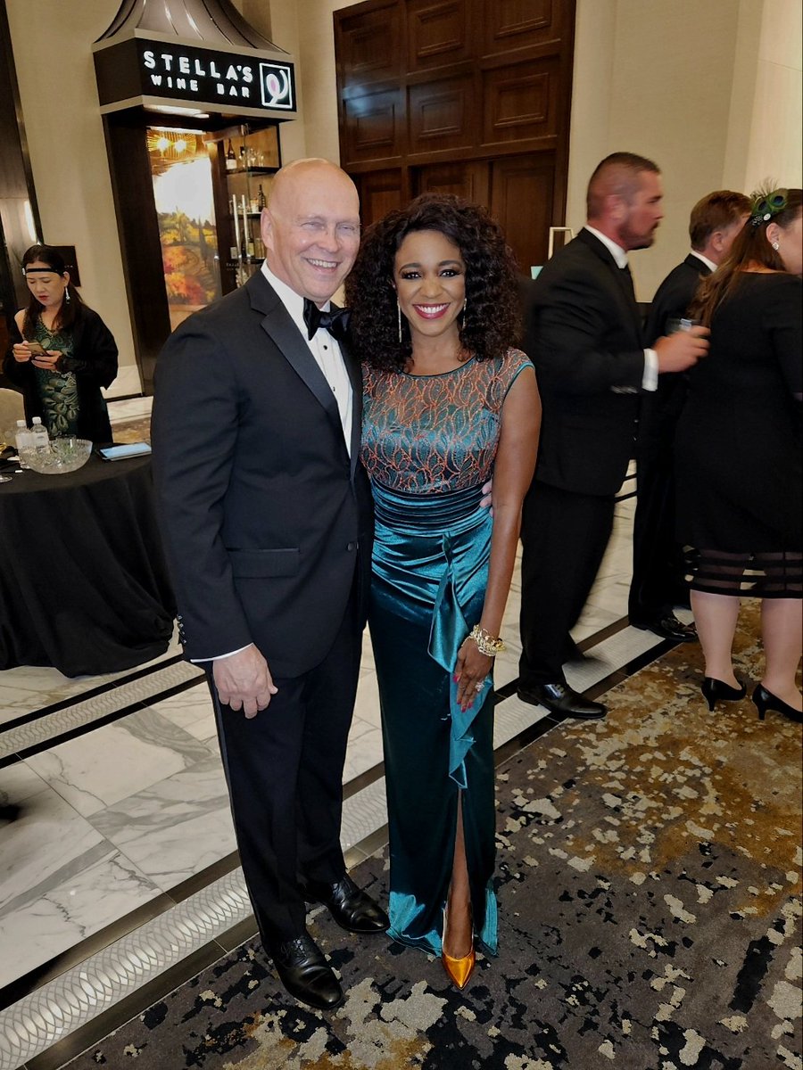 DrJacquieBaly's tweet photo. Attending the Bone Bash benefiting the Bones and Arthritis Foundation. #BoneBash #gala #galaseason #givingback #philanthropic #JacqJam

https://t.co/CrGAGpHbyE https://t.co/vu1zrV0khH