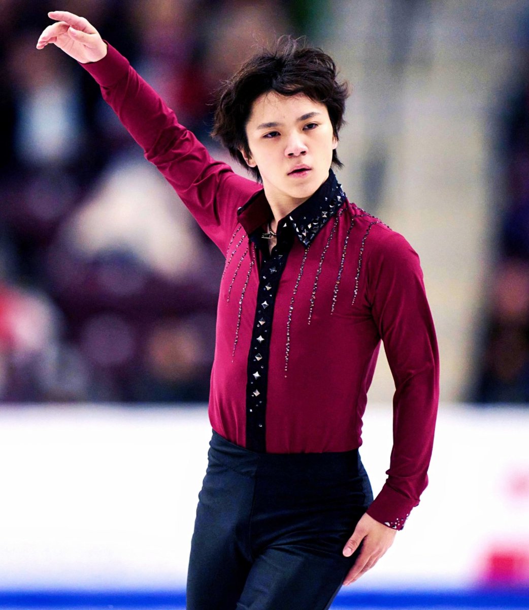PicsShoma's tweet photo. I am so delighted with Shoma's new SP costume.😻 #ShomaUno https://t.co/1cShssBTtu