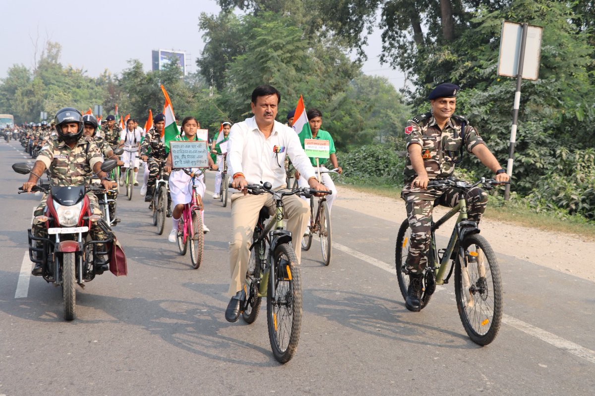 4BnSSB_INDIA's tweet photo. Glimpses of Cycle rally organised by @4BnSSB_INDIA with @Uppolice and Navin Public School to show unity on the occasion of #NationalUnityDay. More than 200 students and police personal participated in the event.
@SSB_INDIA @ratnsanjayips @SSBFTRLUCKNOW @HMOIndia https://t.co/HDW4ysEYIt