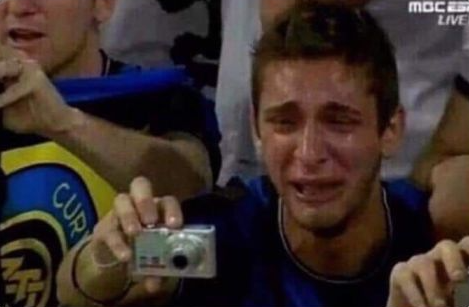 Yo cada vez que mi mascota se duerme en una posición linda