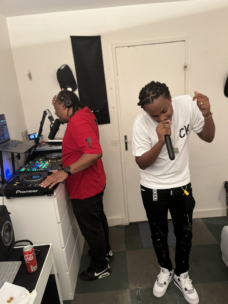 Panikj972's tweet photo. Ce fût très très violent @mkmradio et @DeejayPiwyx merci à tous ceux qui se sont connecter 💪🏽💪🏽🔥🔥 https://t.co/OGcJi6AU47