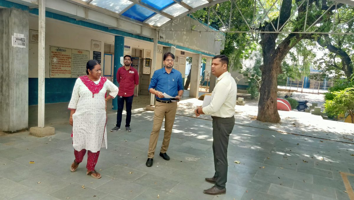 આજ રોજ ૩૬- ગાંધીનગર (ઉત્તર) વિધાનસભા મતવિભાગના રૂપાલ, સરઢવ, સેક્ટર-૧૩, સેક્ટર-૧૫, સેક્ટર-૫ના મતદાન મથકોની મુલાકાત લીધી. <a href="/pkumarias/">Pankaj Kumar</a> <a href="/CEOGujarat/">Chief Electoral Officer, Gujarat</a> <a href="/CMOGuj/">CMO Gujarat</a>