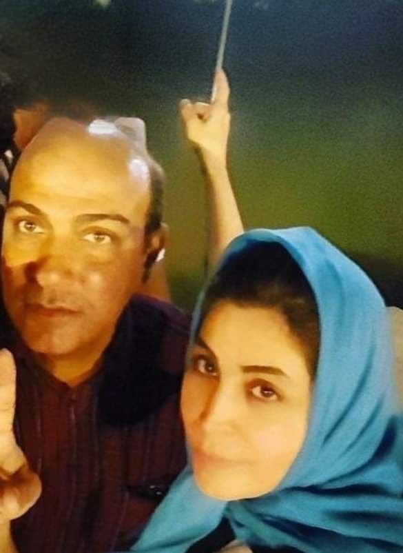 iranhrs99's tweet photo. #فوری 
جان #ماندانا_ص��دقی درخطر است

۱۰روز از بازداشت ماندانا و همسرش #رضا_محمدی میگذرد. دراین مدت آنها تنها یک بار تماس داشته اند

گفته میشود ماندانا پس از ربوده شدن به اطلاعات سپاه خوزستان برده شده و تحت فشار اعتراف گیری قرار گرفته است. 
او سابقه سکته مغزی دارد.
#مهسا_امینی https://t.co/QnQQlhiSdF