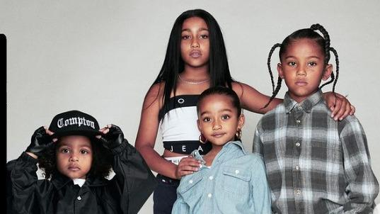 Aaliyah, Snoop Dogg... en photos, les enfants de Kim Kardashian se transforment en icônes R'n'B pour Halloween madame.lefigaro.fr/celebrites/act…