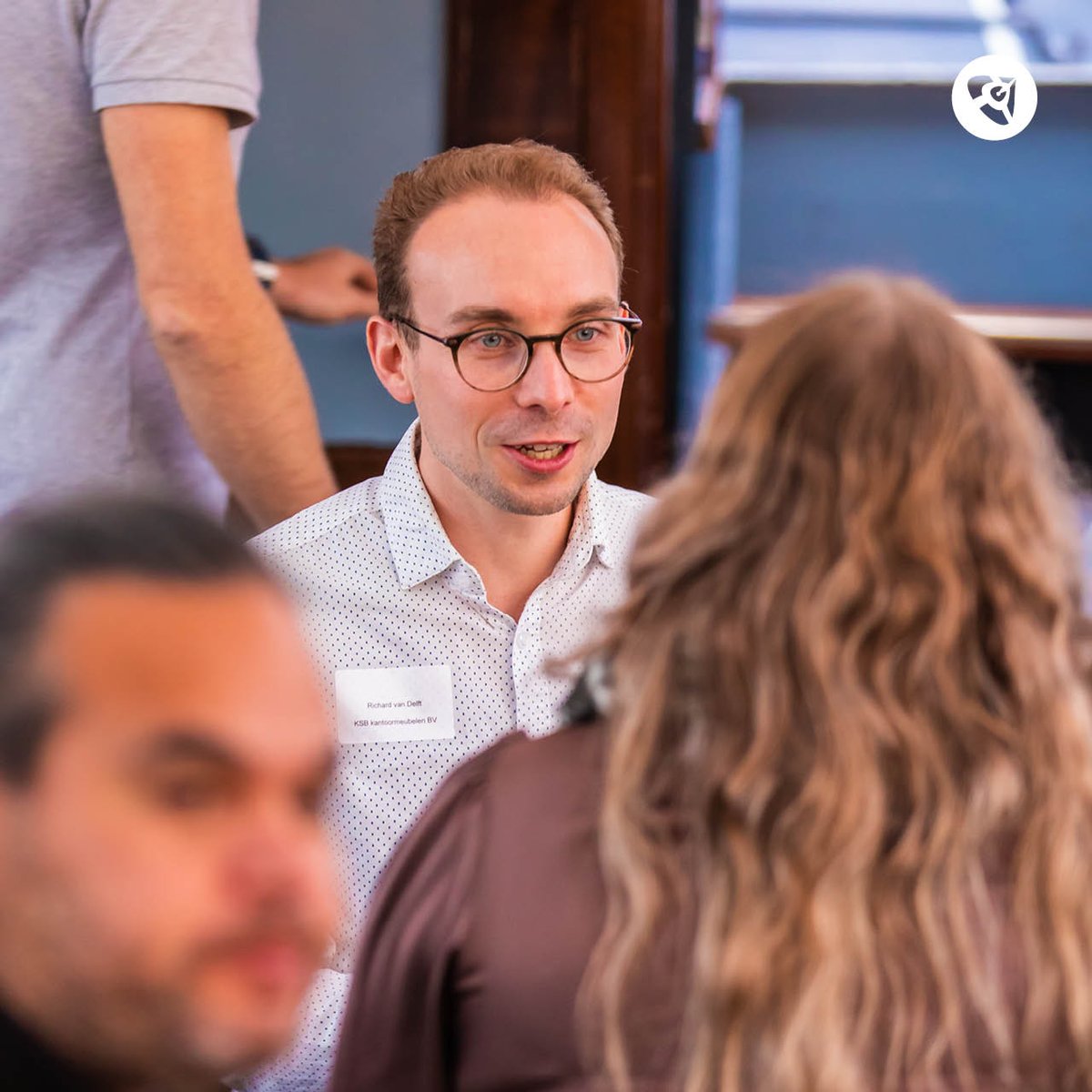 FireMultimedia's tweet photo. Vorige week was @RichardvDelft te gast bij het #Marktplaats Top Ondernemers Event. Daar heeft hij de nieuwste ontwikkelingen bij Marktplaats Pro te horen gekregen en ideeën uitgewisseld met andere adverteerders. Lees zijn draadje🧵als je er meer over wilt weten. https://t.co/lxTI9MPj7r