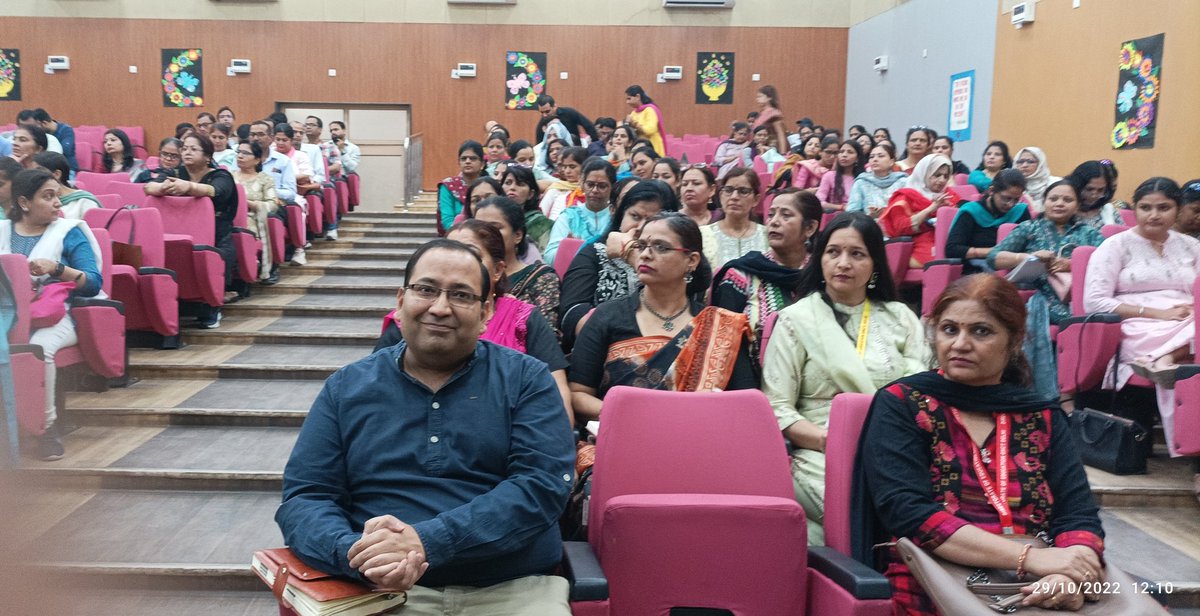 rgargmansa's tweet photo. 5c's 
Connect
Counselling
Constant motivation
Critical thinking 
Curiosity
What a mantra! given by DDE district southeast Sh. Mukesh chand sir in meeting with mentors, Tdc's and Htc's of southeast distt. at skv veer savarkar kalkaji school
@msisodia
@gupta_iitdelhi 
@PbpandeyB https://t.co/E1YZMP0lV8