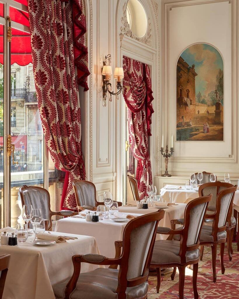 Hôtel Raphael Paris tweet media