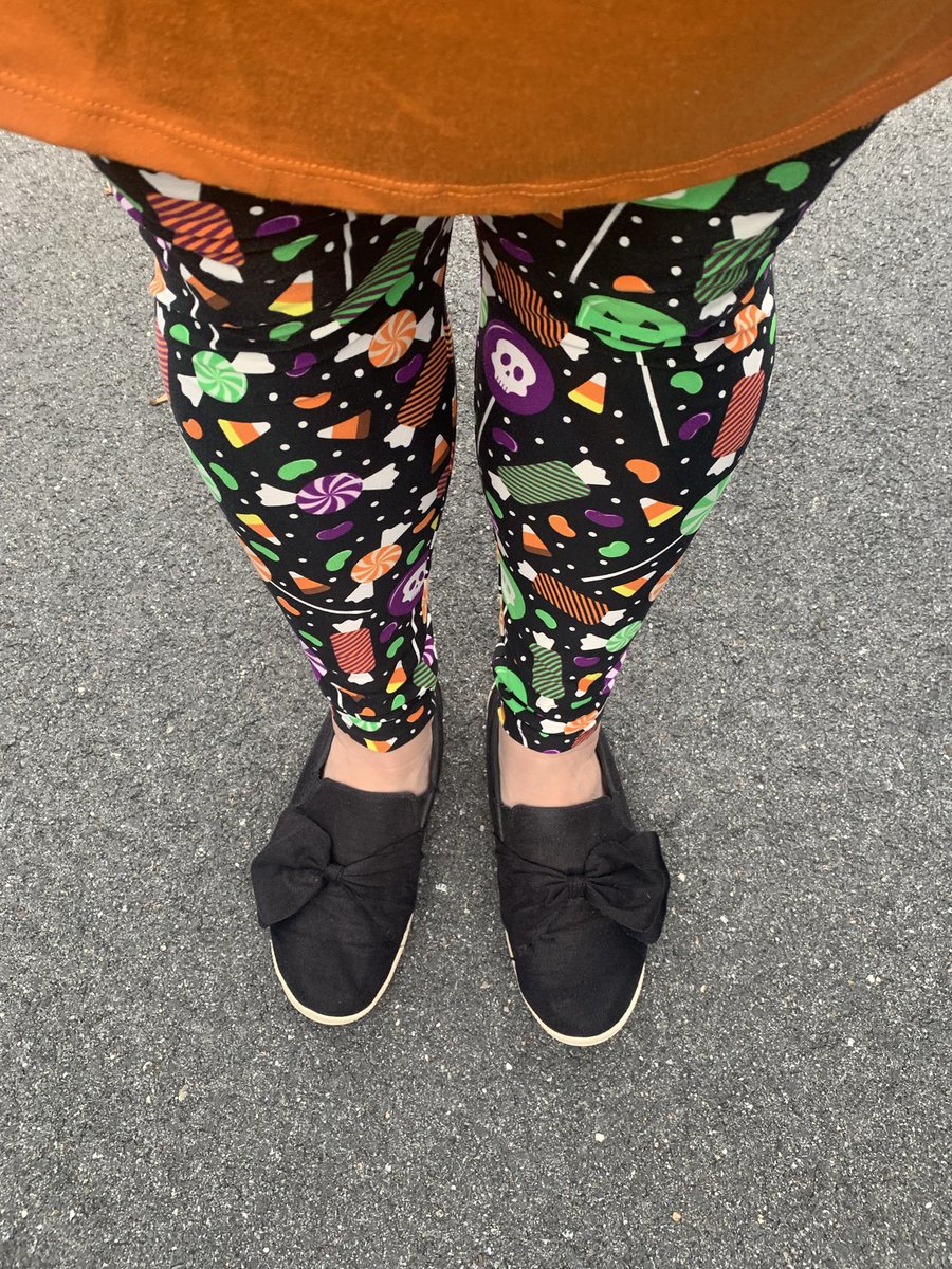 ApplebaumR7's tweet photo. Day 17!! Last outfit with kiddos because Halloween is a teacher workday! 🥺 #TMESEagles #HalloweenOOTD https://t.co/2x4Tw7Pw0y