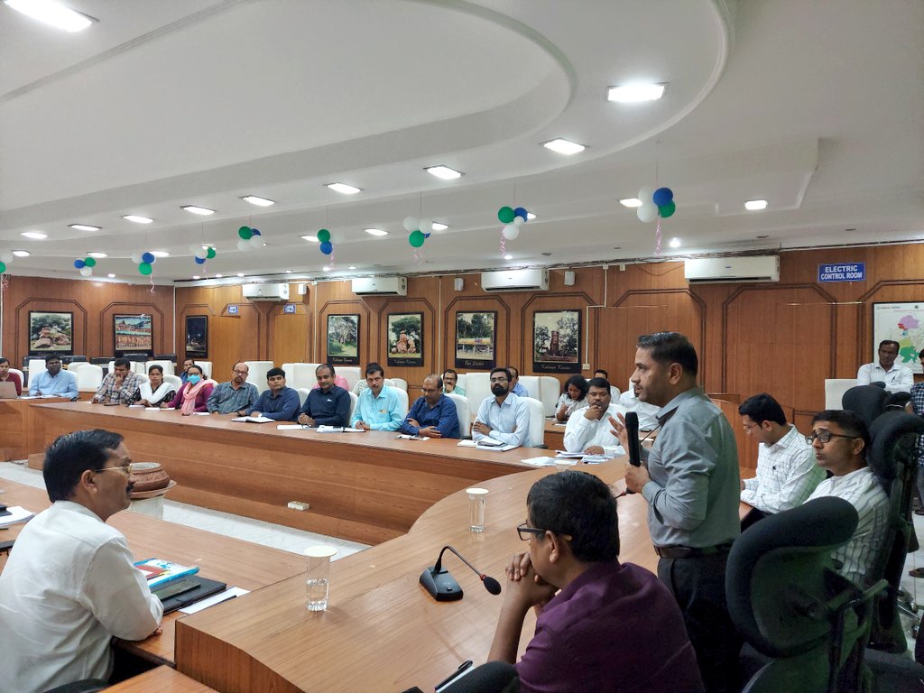 bmcbbsr's tweet photo. Team BMC has taken up a challenge to make #MoBhubaneswar free from #openwaste.
A meeting was held today under the chairmanship of VC @BDA_BBSR in presence of BMC Commissioner & team. The sanitation agencies & D2D NGO partners were asked to give their best in making city clean. https://t.co/oe7VAESu6Y