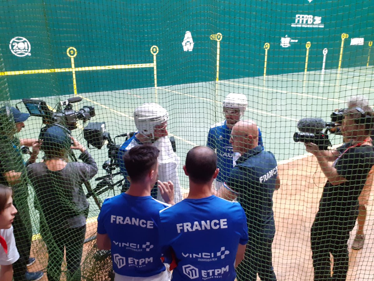 icipaysbasque's tweet photo. 🇪🇸 ⚾🏅 C'est fini pour les Français, ce sera de l'argent en paleta cuir. Les Espagnols s'imposent 10-7 dans cette dernière manche après une finale très disputée 👏👏👏 https://t.co/IiYXtvKlka