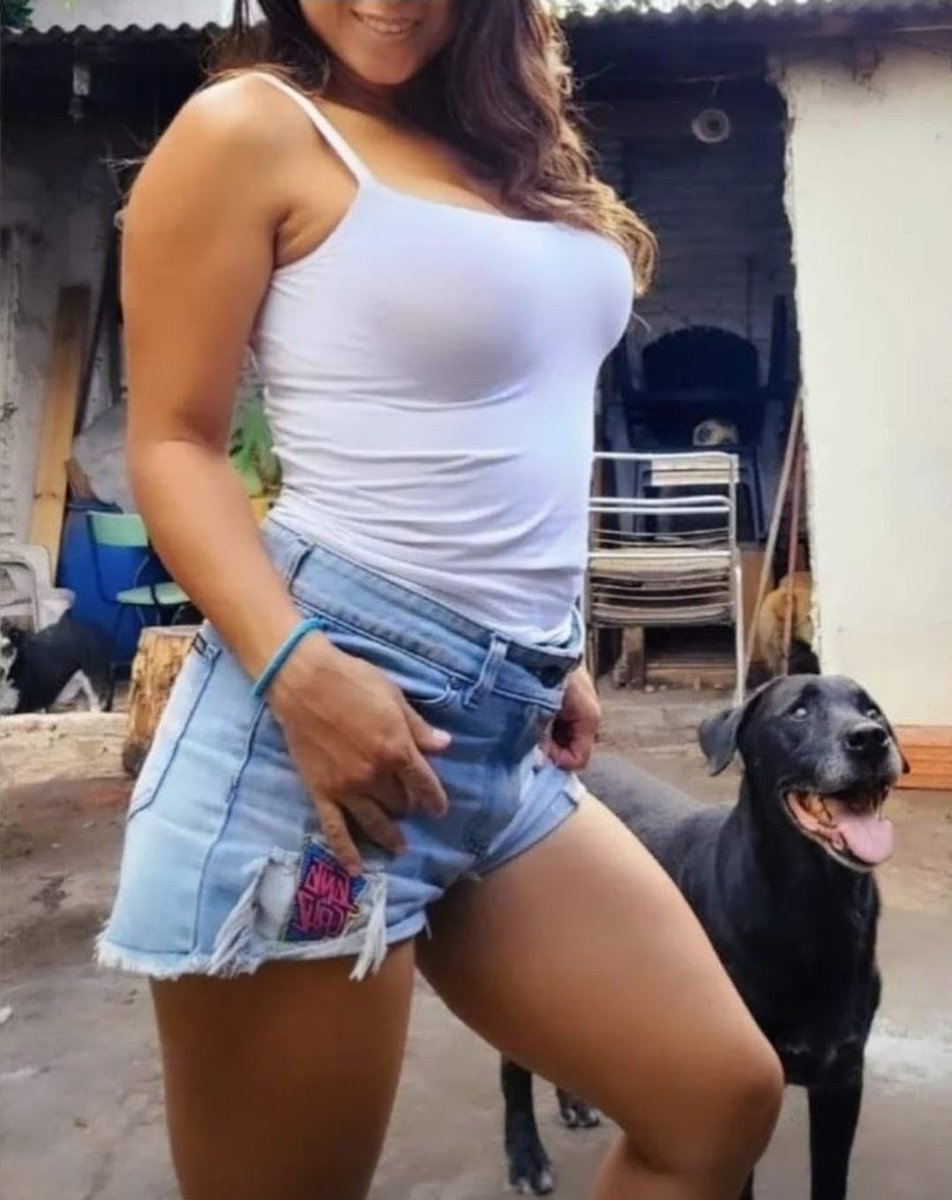 silvia280389's tweet photo. Buen sábado voy a  pasear mi perrito 😘 https://t.co/vq5TdmShHR