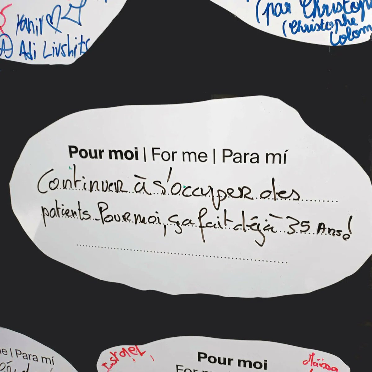 #LesMotsDesVisiteurs nous touchent toujours autant. Qu'importe l'âge, le soutien contre la maladie est indéfectible ! Venez ajouter votre petit soutien dans l'#ExpoCancers🦀 ! 'T'es un héros papa, je t'aime.' ❤ Plus d'infos 👉 cite-sciences.fr/fr/au-programm…