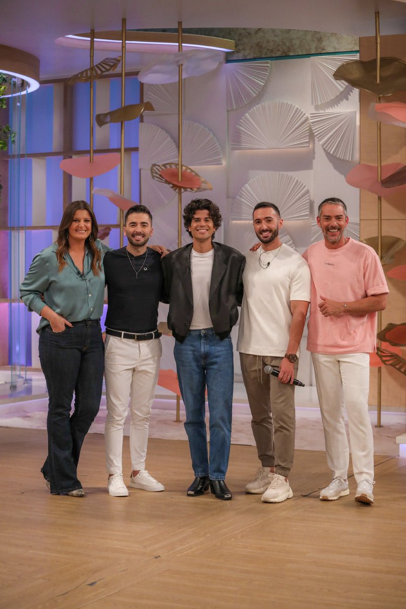 HeartbreakersRM's tweet photo. Sempre bem recebidos, com pessoas maravilhosas, numa casa que nos é tão querida! Obrigado Dois às 10 💛
#heartbreakersrm #aprocuradeti #doisas10 #tvi https://t.co/MCBPkhaD0P