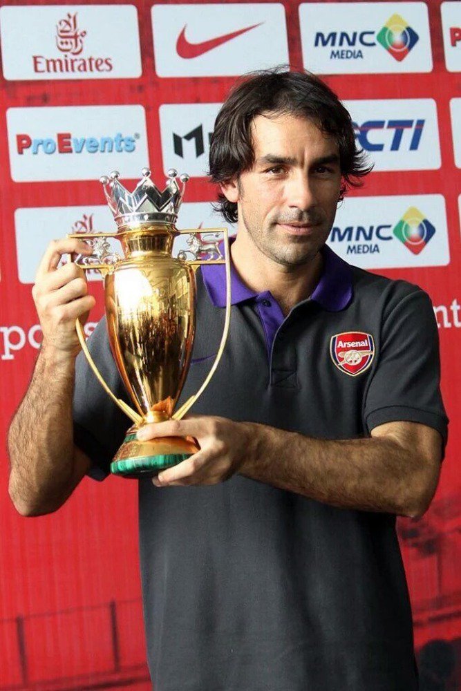 Happy birthday Robert Pires. Invincible  
