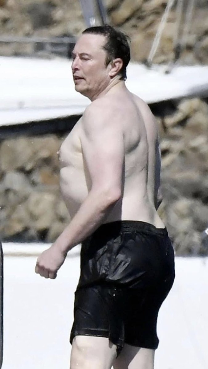 ElonMusksBoobs's tweet photo. Elon “the cuck” Musk may own Twitter, but he still has man boobs and another man’s hair @elonmusk #TwitterMigration #elonmusktwitter #elon #dogecoin #FuckElonMusk https://t.co/MEYYMYXhid