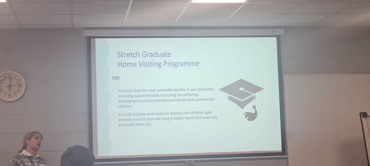 Sharing the learning from <a href="/ELI_Docklands/">Early Learning Initiative</a> <a href="/NCIRL/">National College of Ireland</a> expansion of #homevisiting to 4 to 6 year olds through our Stretch Graduate Home Visiting Programme. #CARN2022 <a href="/CARN_Intl/">CARN</a> Well done to programme Coordinator Ramona Mihalka and ELI Research Lead @katedarmo