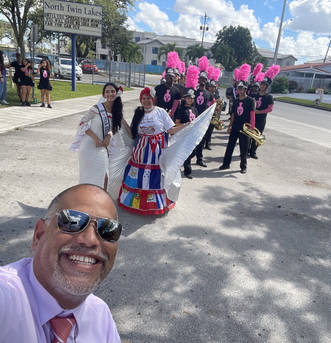 #Selfie with our amazing @HMLSrHighSchool band in @NorthTwinLakes1 #HispanicHeritage parade #TeamNRO @MDCPS @MDCPSNorth @verenanro @alexsantoyo75 @HML_Sorrota @HMLDramaClub @news_hml