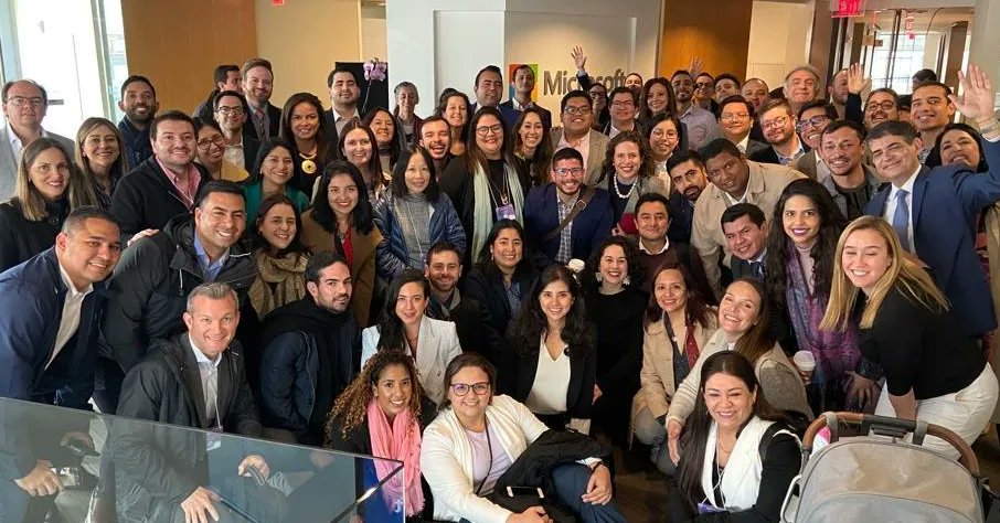 edrengifo's tweet photo. Vivimos la democratización de la Tecnología, no necesitamos más grandes inversiones de capital para acceder a la computación más poderosa.

Ese el deber de todos, abonar en la ciudadanía digital, una tecnología socialmente responsable

#AlumniReunion 
#ILG2016 
#DrivingChange https://t.co/PeGoc4vEW6