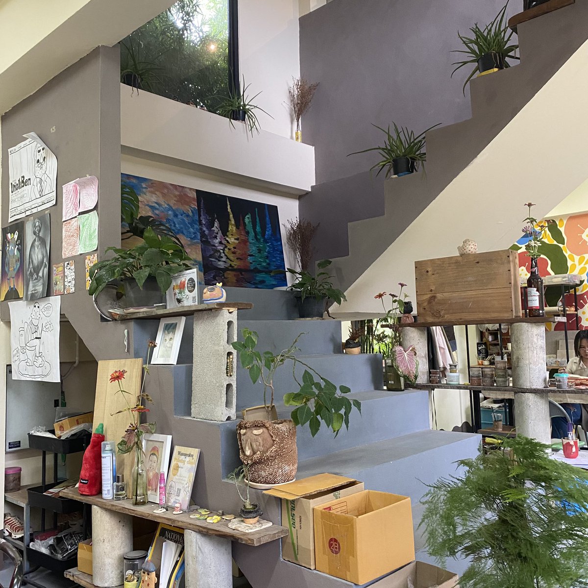 babysharkkyyy's tweet photo. ใครมาเชียงใหม่ แล้วยังไม่มีแพลน อยากแนะนำมาปั้นเซรามิกที่ yanim’s ceramic studio มากๆ  ใช้เวลา 4-5 ชั่วโมง (แต่เวลาผ่านไปไวววว🤏🏻) มาฟิลเพื่อน ฟิลแฟน แนะนำเลยค่ะ ปั้นเสร็จรอของประมาณ 3-4 week รอบๆบรรยากาศดี ประทับใจมากๆ ได้กลับมาอีกแน่ๆ 🫶🏻 #รีวิวเชียงใหม่ #reviewchiangmai https://t.co/XeNf2fxFq5
