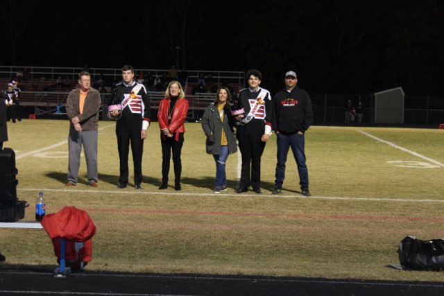 Me1odynewman's tweet photo. Our Senior....5 years of being a Marching Bulldog Parent https://t.co/QlwxuDkuZZ