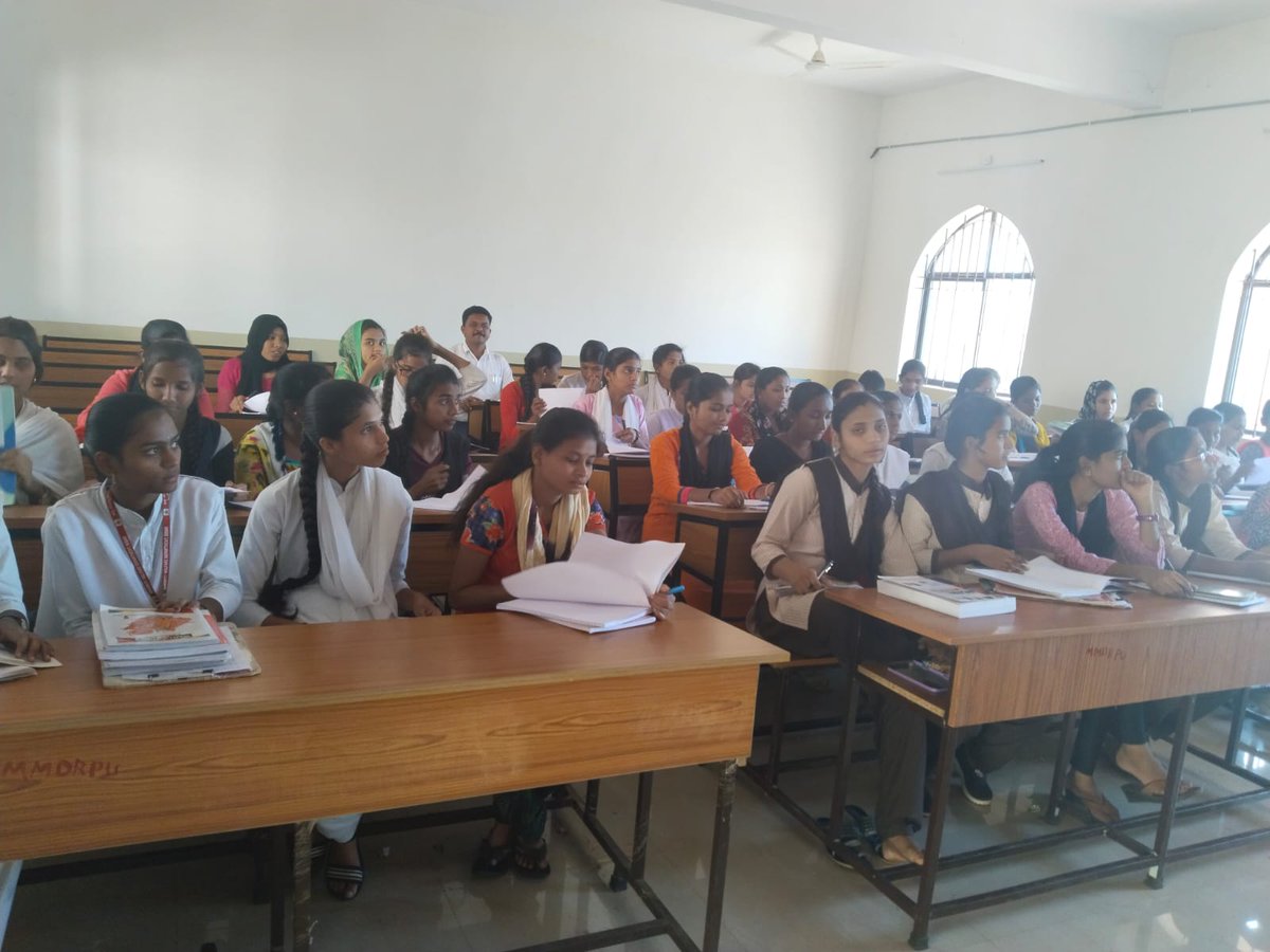 District Minority Officer visited #MmdrpucollegeKaplapur(A) BIDAR-585402. Interacted with puc students &amp; observed NEET/CET classes. <a href="/Captain_Mani72/">Manivannan P 🇮🇳</a> <a href="/DOMGOK/">Department of Minority Welfare, Govt of Karnataka</a> <a href="/BidarMinority/">Bidar Minority Welfare Department</a>