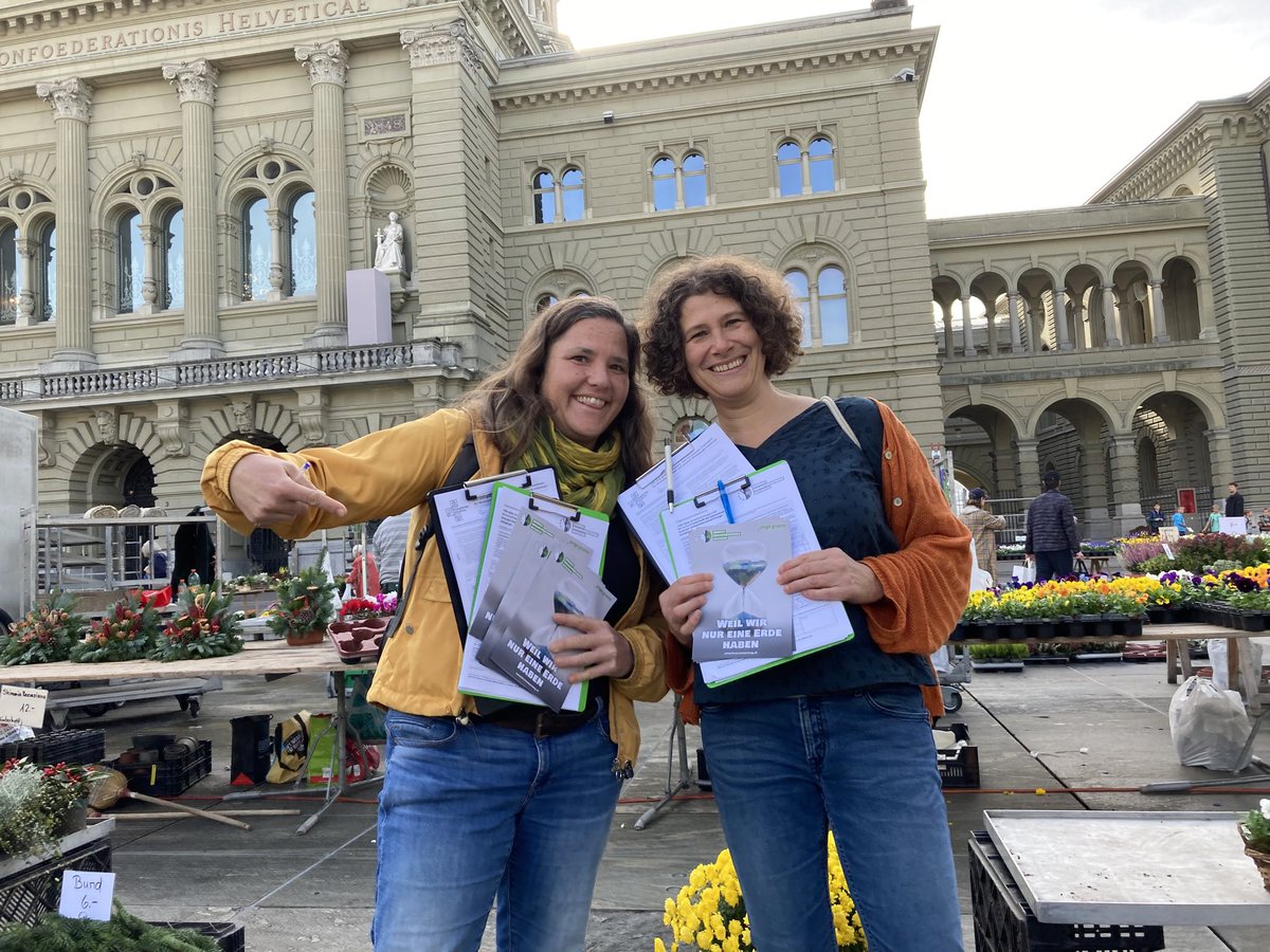 Im Einsatz für die Umweltverantwortungsinitiative #UVI und die #Klimafondsinitiative - für unsere Zukunft und die der Generationen nach uns. @GruenesBuendnis
