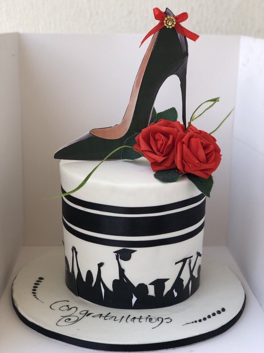 TheCakeChancery's tweet photo. It’s the stilettos for me 😘….
Love this cake in particular..
Please help me retweet 🙏🙏🙏 https://t.co/FCtL6qySSv