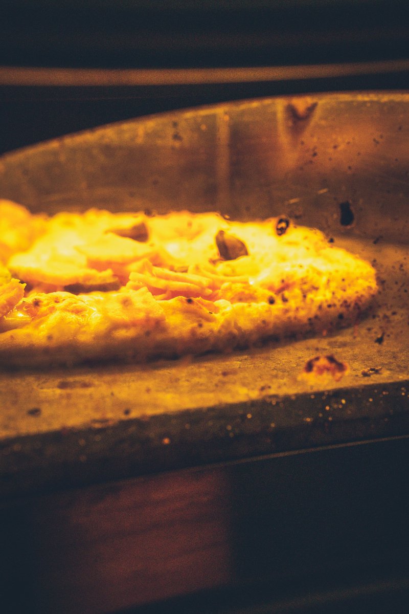 alsa_lan's tweet photo. C'est l'heure de la pause repas pour nos joueurs #Rocketleague !🍕
Nos délicieuses pizzas les attendent, faire le plein est nécessaire avant de démarrer la 2ème partie de la #StorksCup 🔥 https://t.co/ZYKXK53AhQ