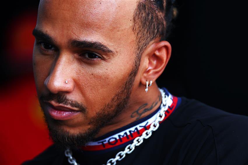 F1tutkumuz's tweet photo. 🎙Lewis Hamilton: “Bir ilişkim yok, çocuğum yok, arabam benim bebeğim.” https://t.co/lG0zfun6UR