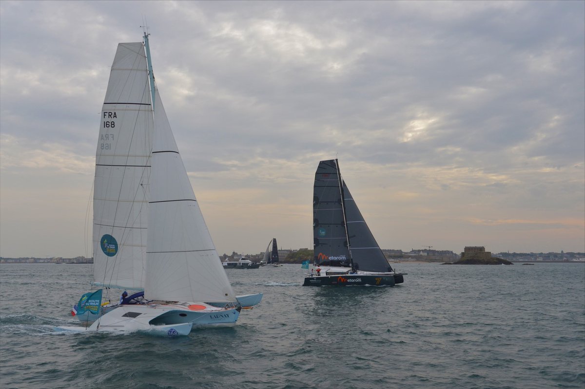 RouteDuRhum's tweet photo. [(PARADE RHUM MONO &amp; MULTI⛵️)]

Flotte hétéroclite, de navires historiques et de prototypes, cette année, ce sont 16 solitaires en #RhumMono et 14 #RhumMulti qui ont choisi de s'engager sur la #RDR22 https://t.co/NGeKPBE8sY