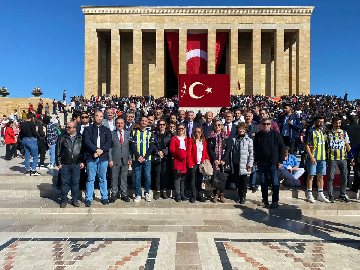 NURALIKELES's tweet photo. Emperyalizme, bağımsızlığımıza göz dikenlere, devrimleri görmezden gelenlere ve özgürlükleri kısıtlayanlara karşı eşitlik, kardeşlik ve özgür yarınlar için #YaşasınCumhuriyet!
#ÇDMG #CSDMM
#29EkimCumhuriyetBayramı
#29Ekim1923 https://t.co/pBOU5TXjVd