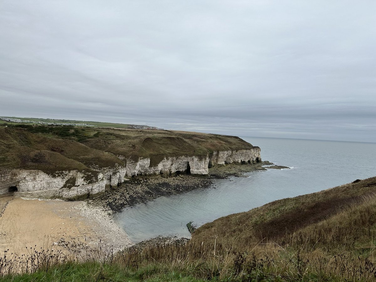 steveatkin's tweet photo. Soggy autumn day at #flamboroughcove https://t.co/DgzG7GURJS