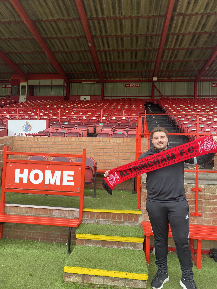 Dawleycb's tweet photo. I’m delighted to announce I’ve joined up with @altrinchamfc as the new Media &amp; Communications Officer🤝

A huge thanks to @CleeTownFC for giving me the opportunity to showcase my skills over the past 18 months🦉

First stop @Wrexham_AFC away😮‍💨

#uptherobins https://t.co/fdBI2b7AKh