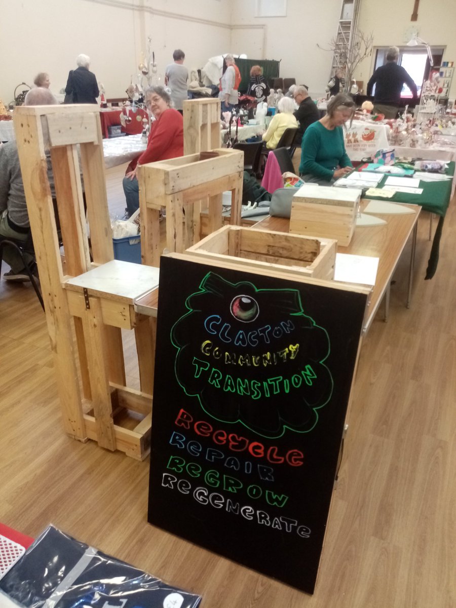 InZeitgeist's tweet image. Clacton Community Transition
#StJamescraftfair
Our stall showcasing what fantastic items can be made from what most would consider as rubbish. Upcycled pallete furniture &amp;amp; products made from old bike innertubes and broken beach inflatables #planetrubber