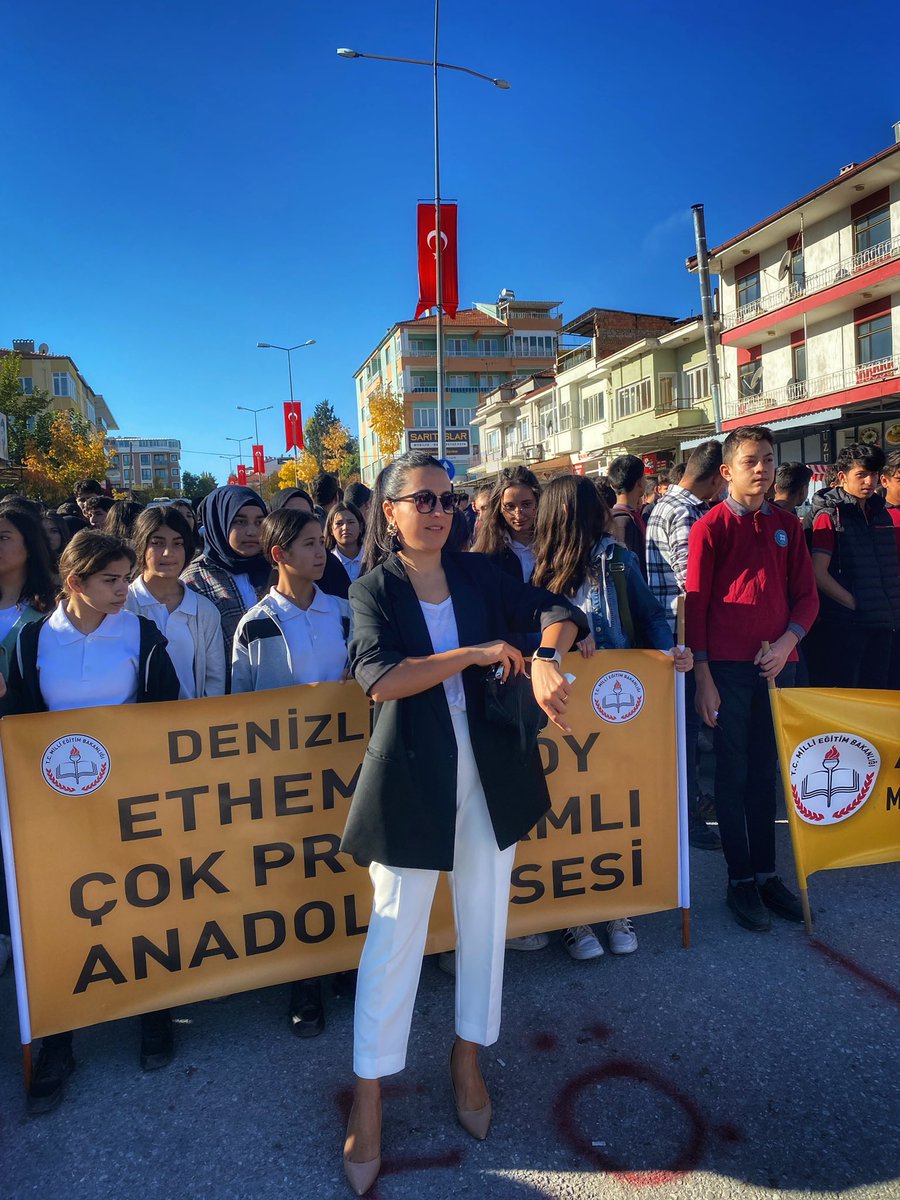 BAHARCNS35's tweet photo. #Cumhuriyetimiz99yasında 🇹🇷🇹🇷🇹🇷 https://t.co/gowYOq8LSJ