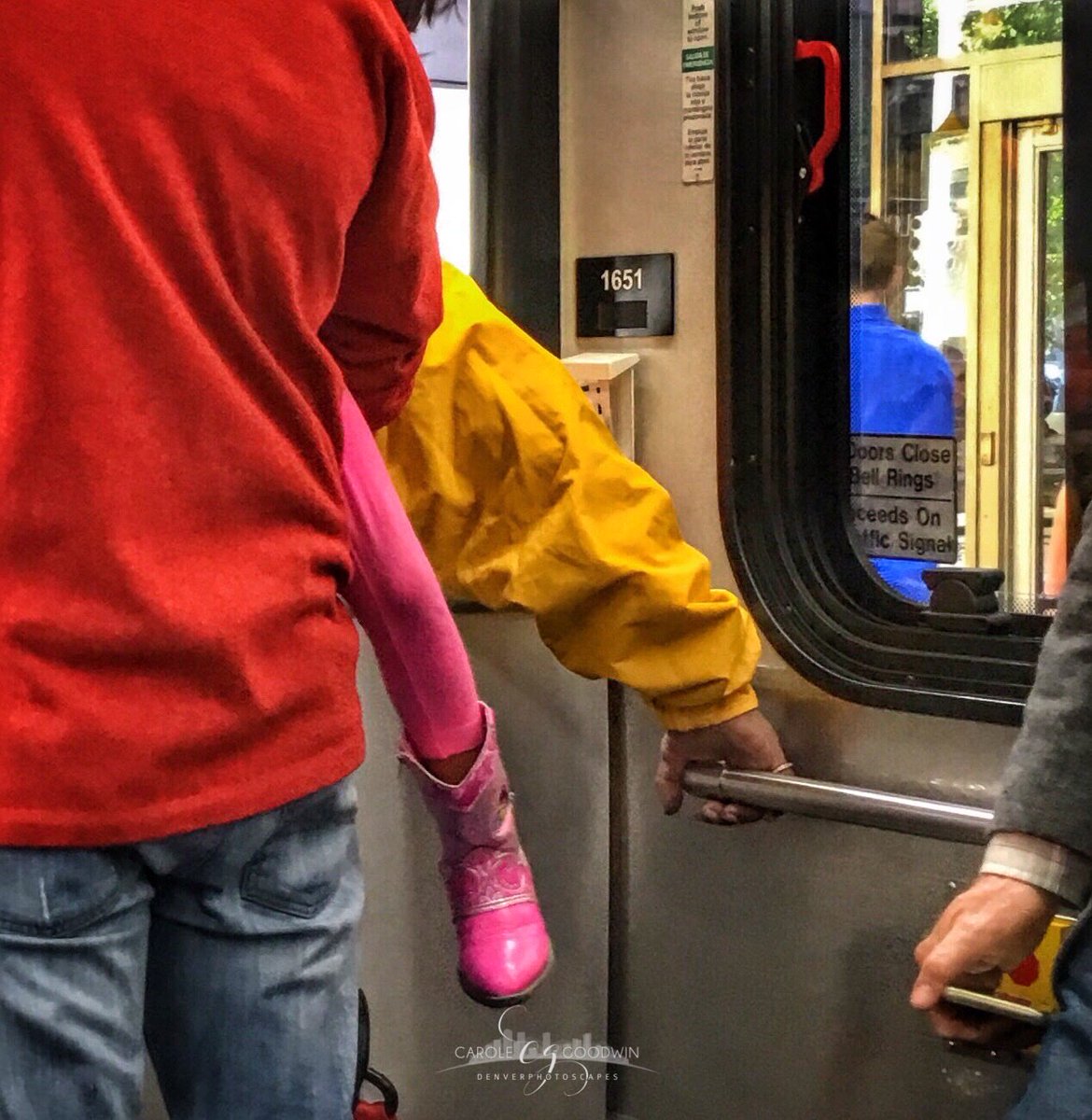 ClaireDeVille3's tweet photo. The colors of commuting.
#streetphotography #denver #traintotheplane #denverphotographer https://t.co/GLLJZeVeda