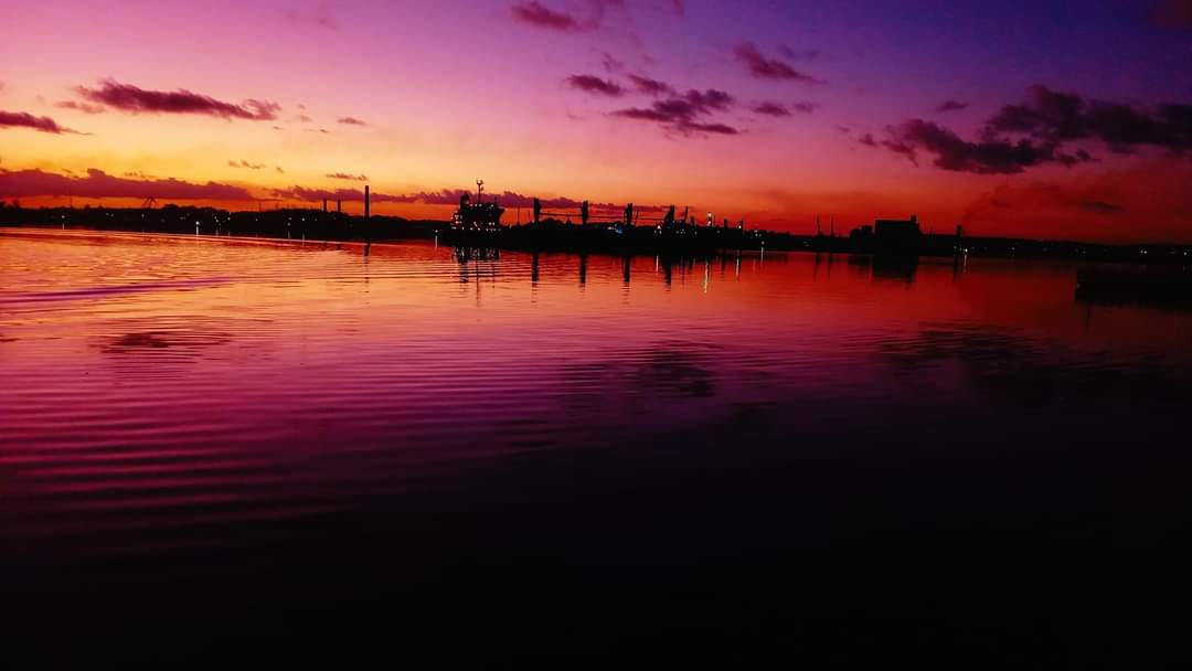 En los colores de un nuevo amanecer, van las esperanzas de todo un pueblo. 

BUENOS DÍAS ISLA HERMOSA, QUE SEAN CONTIGO Y CON MI PUEBLO TODAS LAS ESPERANZAS!!

Que sean con nosotros todas las fuerzas para seguir diciendo #CubaEsAmor !!!

 🇨🇺