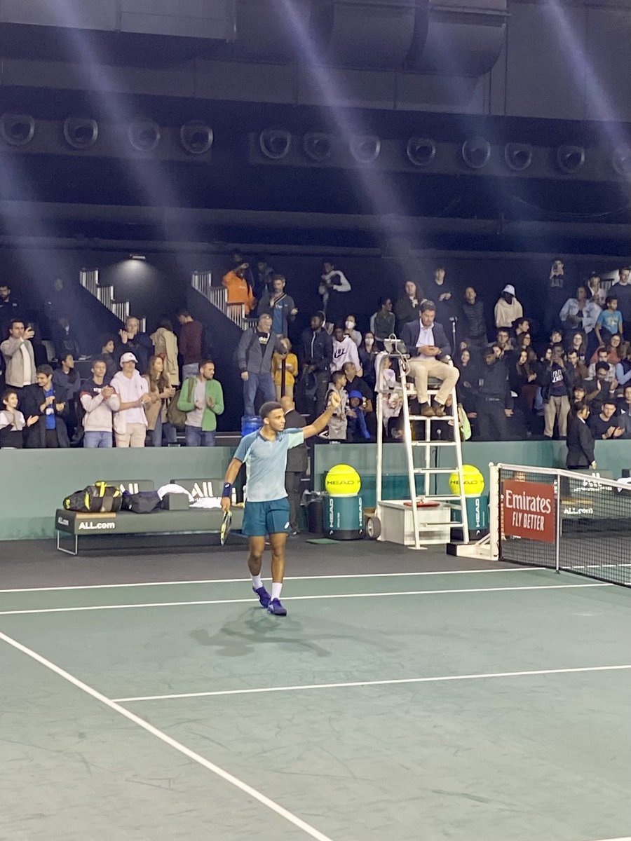 Double_Faute's tweet photo. Arthur F. 18 ans le champion que la France attend #RolexParisMasters https://t.co/lup2Qo4RUb