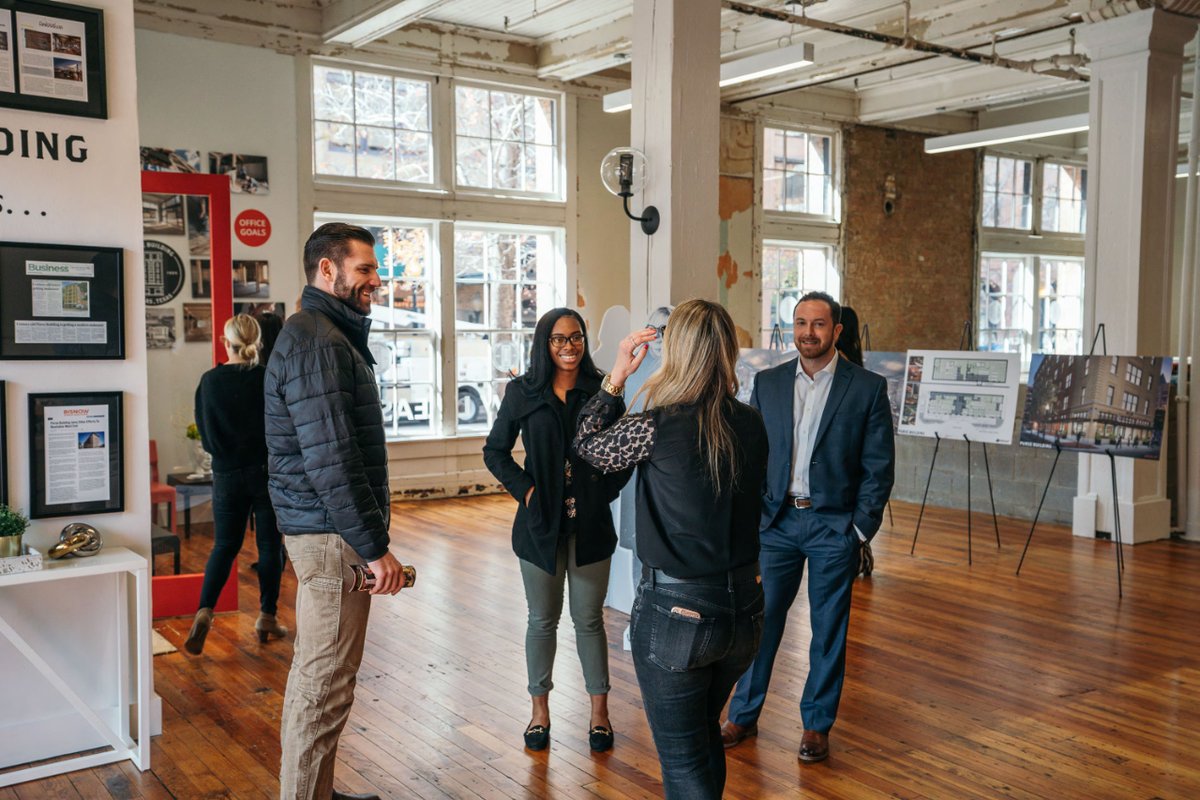 PurseBdgDallas's tweet photo. Strong office spaces are a must-have for creative minds. Our lobby is the perfect example of a space that serves as a hub for collaborative work & socializing.
#PurseBuilding #WildcatManagement #Dallas #RealEstate #CRE # #CreativeOfficeSpace https://t.co/M47Lliepmo
