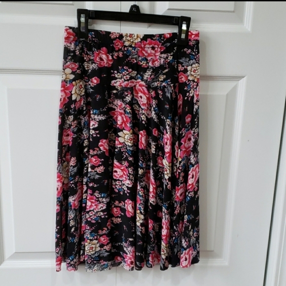 So good I had to share! Check out all the items I'm loving on <a href="/Poshmarkapp/">Poshmark</a> #poshmark #fashion #style #shopmycloset: posh.mk/4cFhhWhgwub