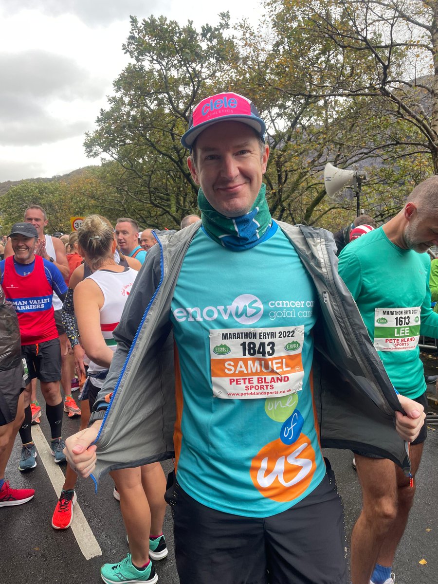 tenovuscancer's tweet image. Yn Llanberis heddiw. Supporting our amazing Snowdon Marathon runners - rhedwyr Marathon Eryri. Who have raised over £8,000!! Diolch ❤️ #TeamTenovus