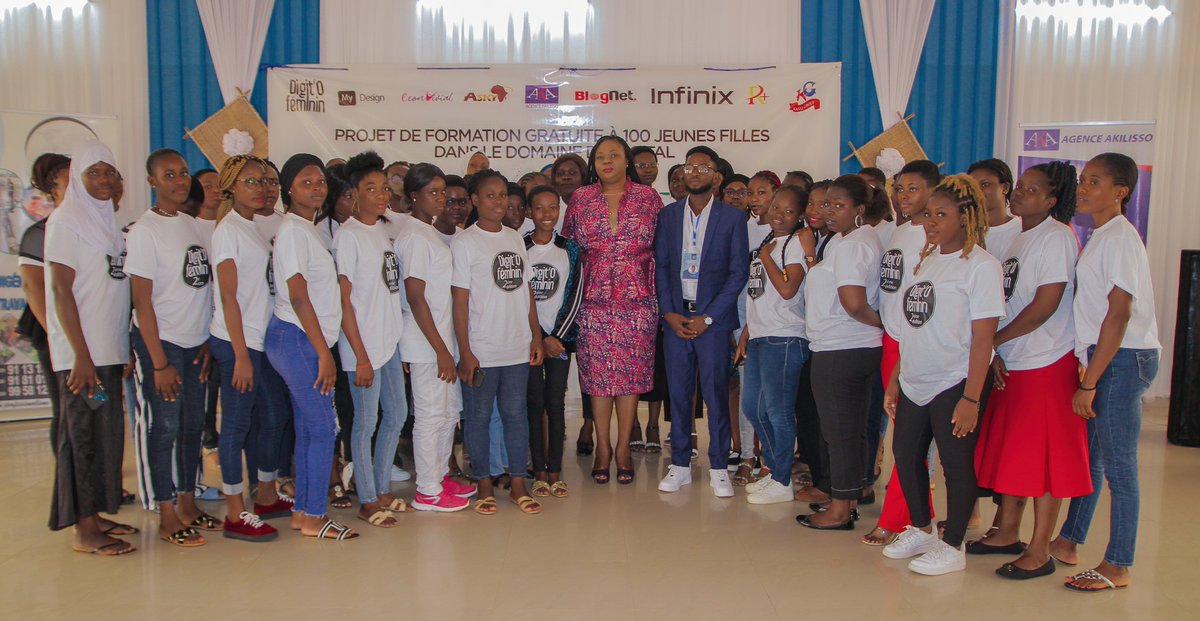 "Le #digital au service du #leadership &amp; du #changement par les #Femmes de demain. Reduire la fracture numérique entre filles &amp; garçons, c'est le defi de #DigitoMyDesign en formant de 100 filles. #KayiDogbe #DigitOFeminin #formation #jeunesse #PourServir