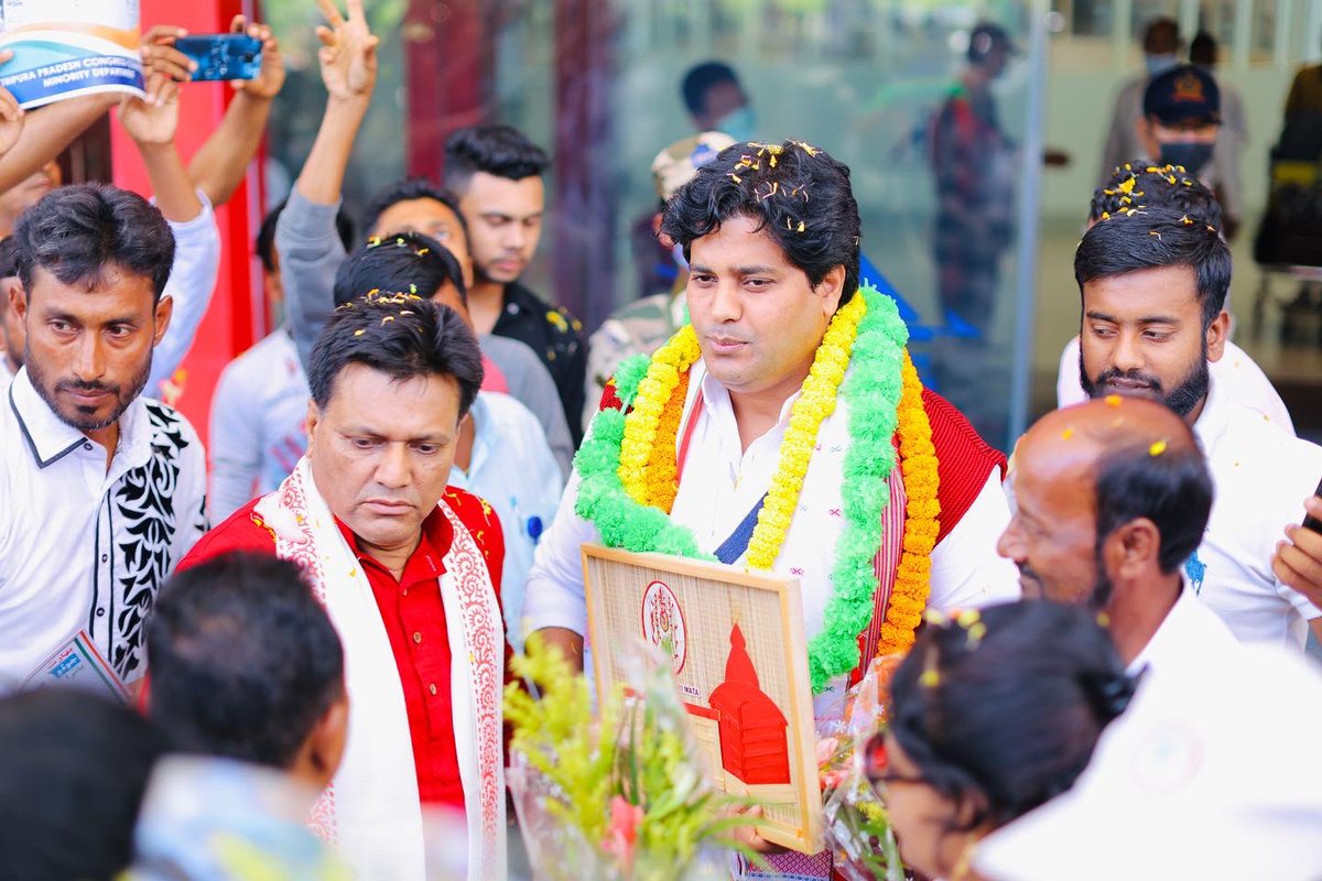 ShayarImran's tweet photo. भारत जोड़ो यात्रा की तैयारियों की मीटिंग के सिलसिले में कल 30 October को महाराष्ट्र प्रदेश कॉंग्रेस तिलक भवन में मौजूद रहूँगा।
महाराष्ट्र में #BharatJodoYatra का एैतिहासिक स्वागत किया जायेगा,पूरा महाराष्ट्र जननायक @RahulGandhi जी के साथ चलने के लिये बेताब है।
@INCMaharashtra https://t.co/HC4NIoc6U3