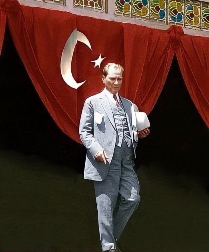 Gazi Mustafa Kemal Atatürk Bağımsızlığımız ve saygınlığımız uğruna döktüğün ter için,
Bu gün bastığımız vatan toprağı için,
Tebaa değil millet olmamız gerektiğini gösterdiğin için,
Ufkumuzu açtığın için,
Kimliğim için,
Teşekkür ederim.