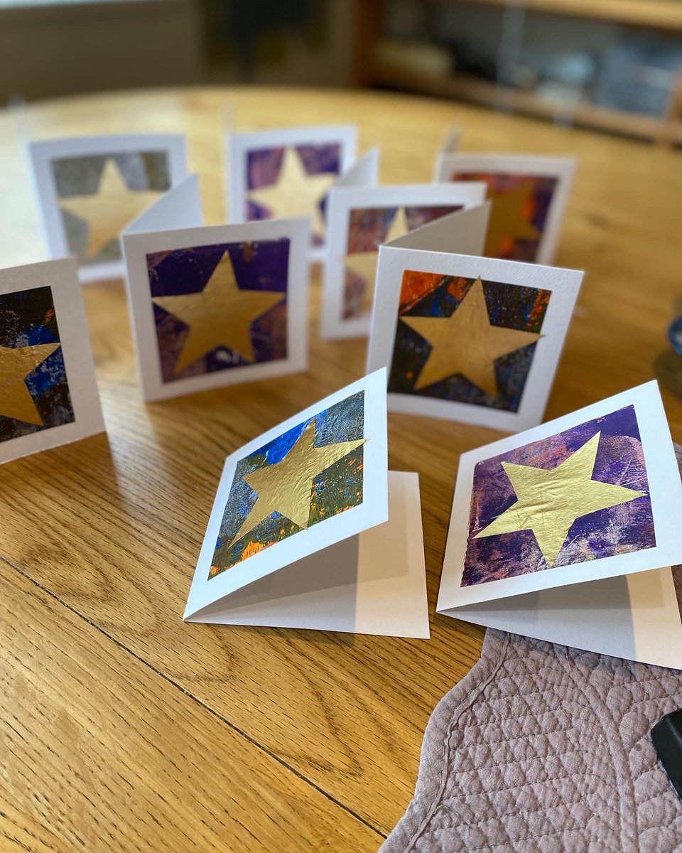 LizReal1's tweet photo. I’ll be at ‘Crafts in the Courtyard’ today with art and cards. There’s also live music from violinist Sophie! @CRTWildlife @FarnhamCraft #frensham #saturday #handmade #christmascards https://t.co/JKnt1IlB6g