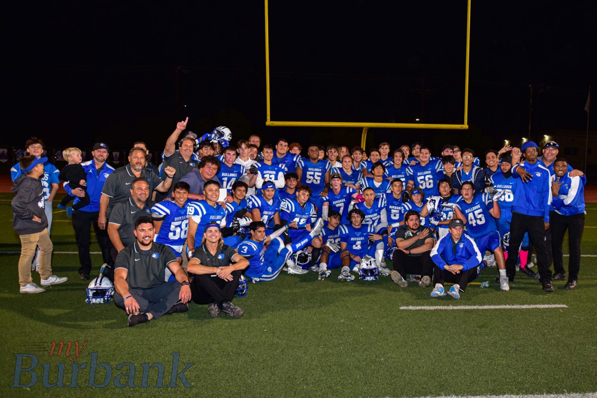 myBurbankNEWS's tweet photo. Burbank Stuns Burroughs, 30-27 in Another Big Game Classic - It was another battle for ages as a heavily favored Burroughs team loss to Burbank in the 74th match-up between these programs  #BrodieKemp #Burbank #BurbankFootball #BurroughsFootball

https://t.co/is9A4Lf98r https://t.co/dGgx9FqGPW