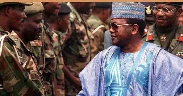 HistoryVille's tweet image. As Head-of-State, General Sani Abacha rarely travelled and was always in Aso Rock. Most of the presidential pilots lost their licenses due to his rare travels. #HistoryVille