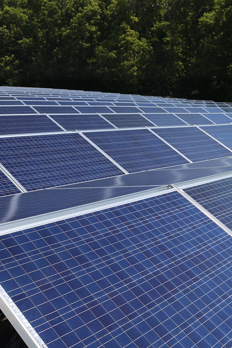BeysolarH's tweet photo. Beysolar Positioning a solar battery
#solarpanels #Solarpunk #solarenergy #solareclipse #solarchain #SolarOrbiter #SolarSunShineSmileStory #solarlights #solarwaterpump #SolarStreetLights https://t.co/zdvdTX4zkx